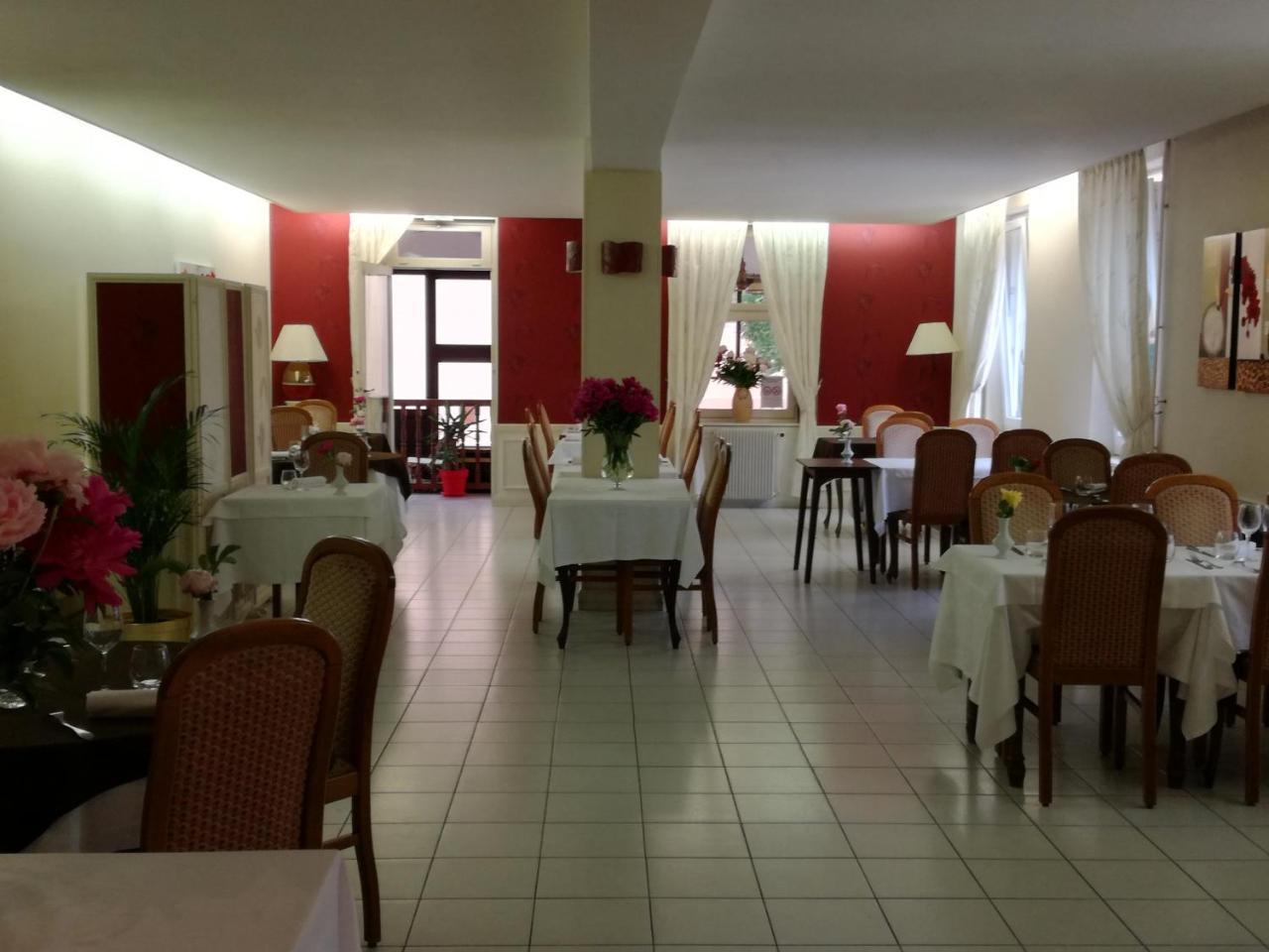 Logis Au Puits Enchante Saint-Martin-en-Bresse ภายนอก รูปภาพ